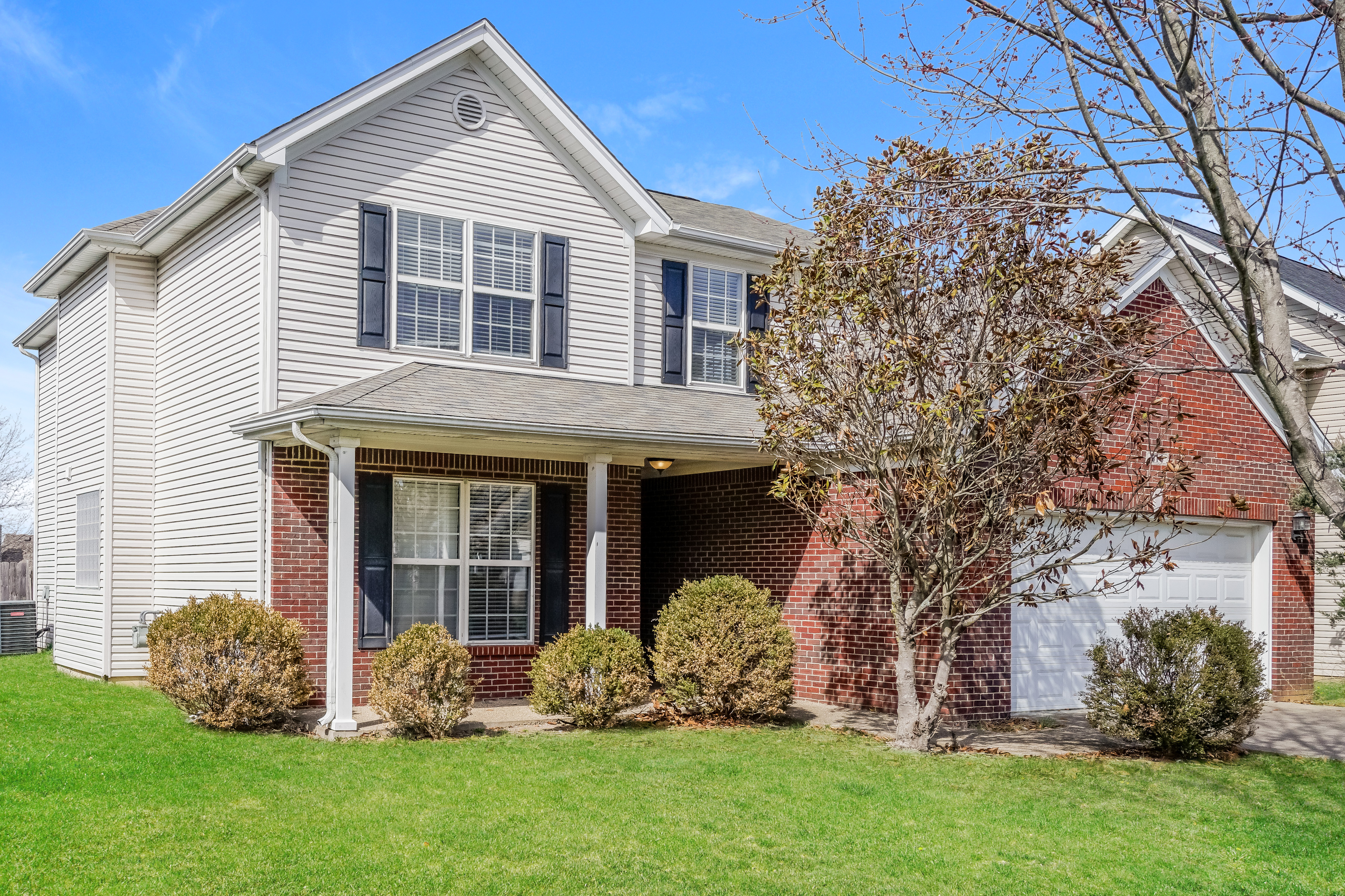 914 Lyle Ct La Grange, KY 40031